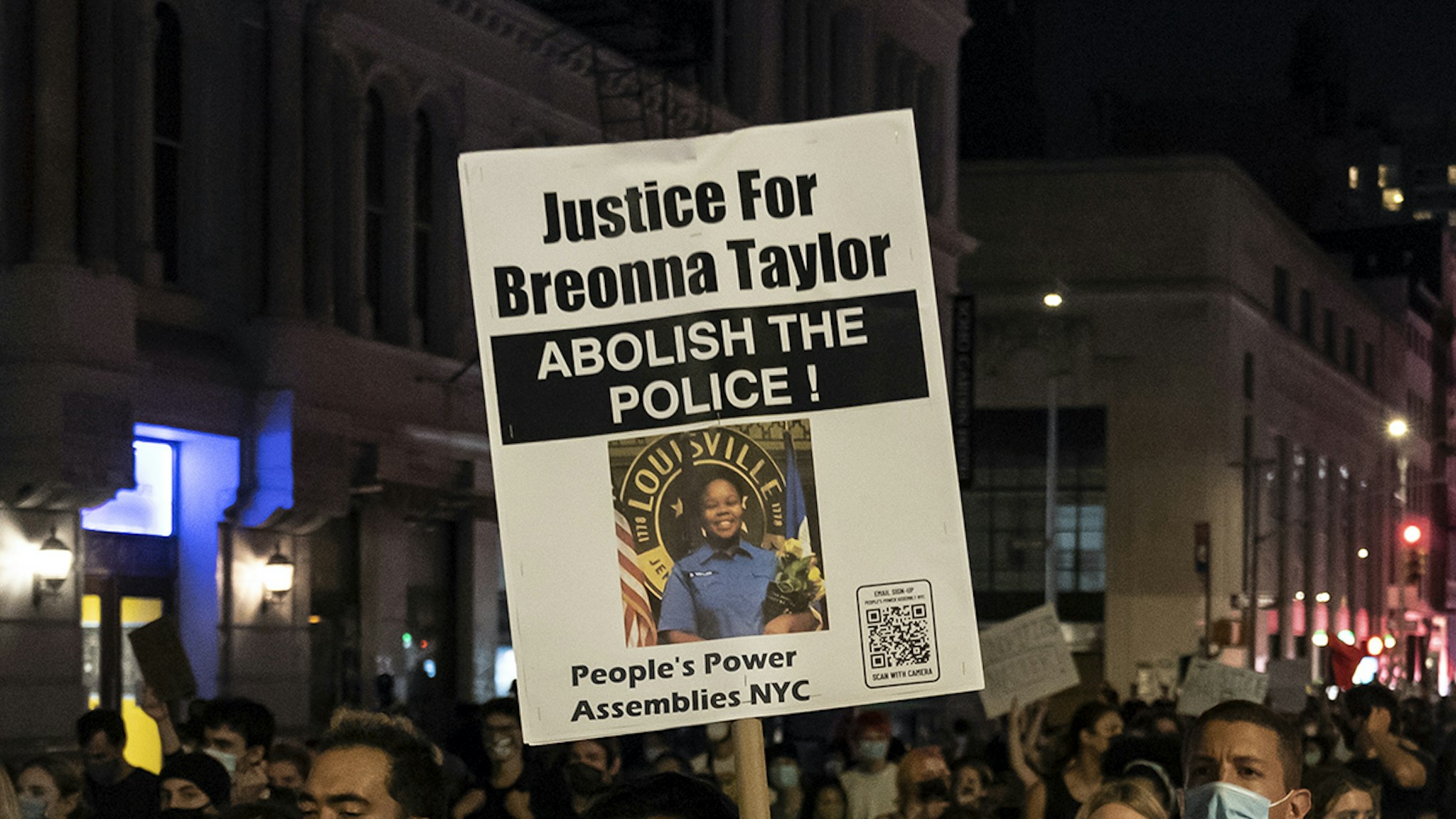 Hundreds of people protest on streets in New York after police officers were not charged for killing Breonna Taylor. Protesters blocked traffic on streets of Manhattan and Brooklyn as well as on Manhattan and Williamsburg bridges. Demonstrations started at 7 PM and went till after 1 AM. Kentucky grand jury on Wednesday brought no charges against Louisville police in the killing of Breonna Taylor. (Photo by Lev Radin/Pacific Press/LightRocket via Getty Images)