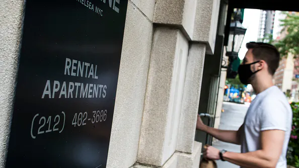 Manhattan Apartment Vacancies Surge To Record Numbers