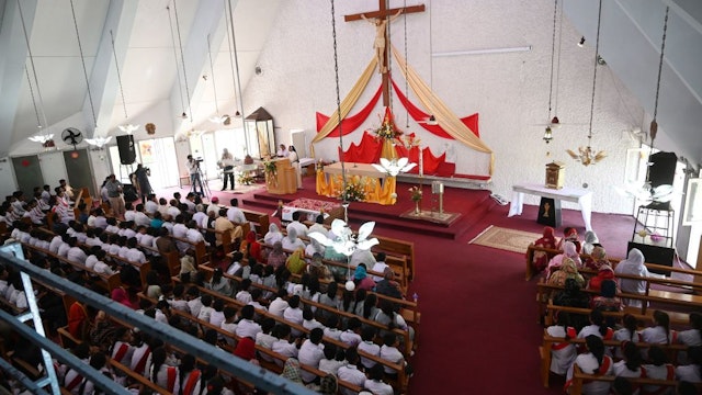 Pakistani Christians attend a memorial service for those who were killed in the Easter Sunday suicide bomb attacks in Sri Lanka, at Fatima Church in Islamabad, on April 25, 2019. - Sri Lanka's C