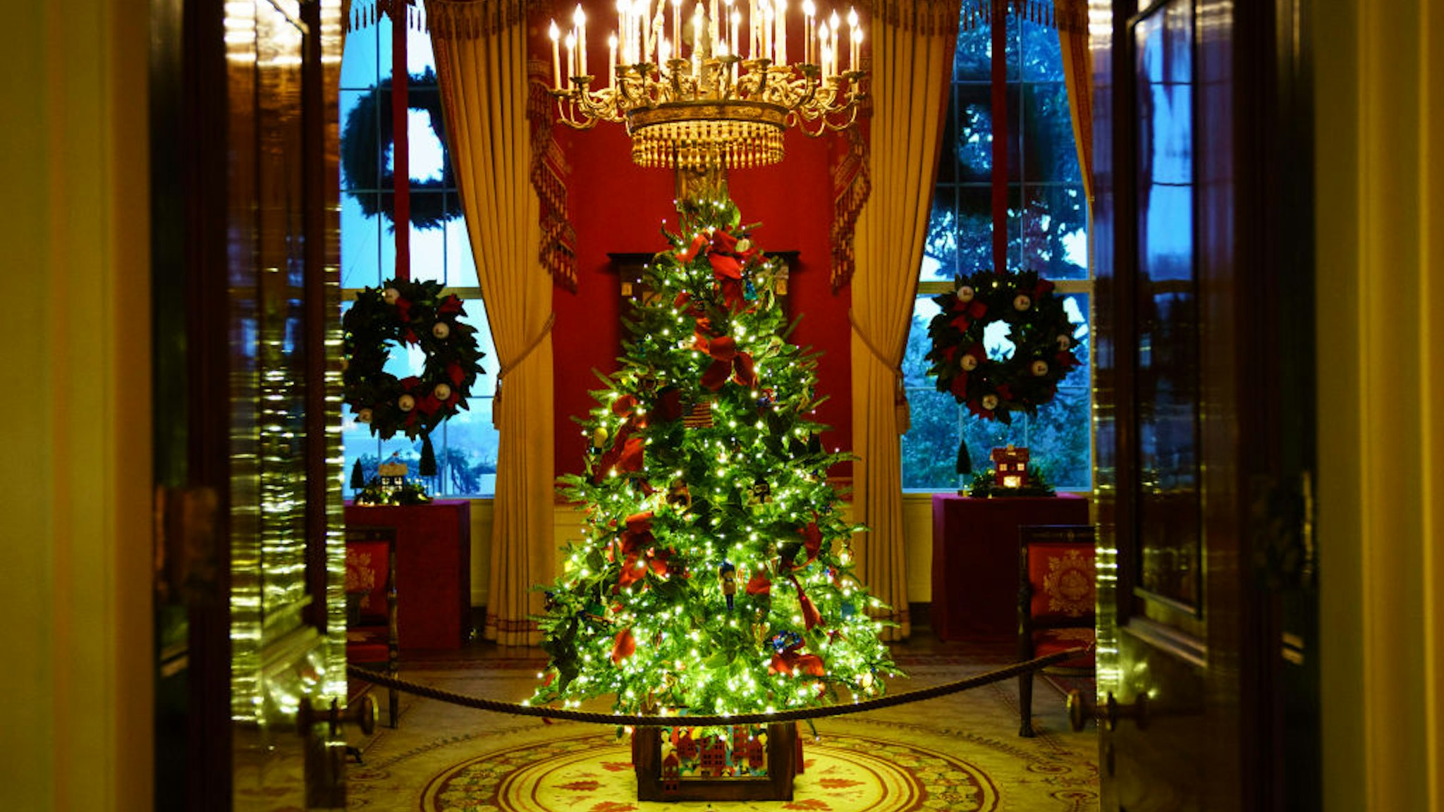 White House Holds Press Preview For Its Christmas Décor