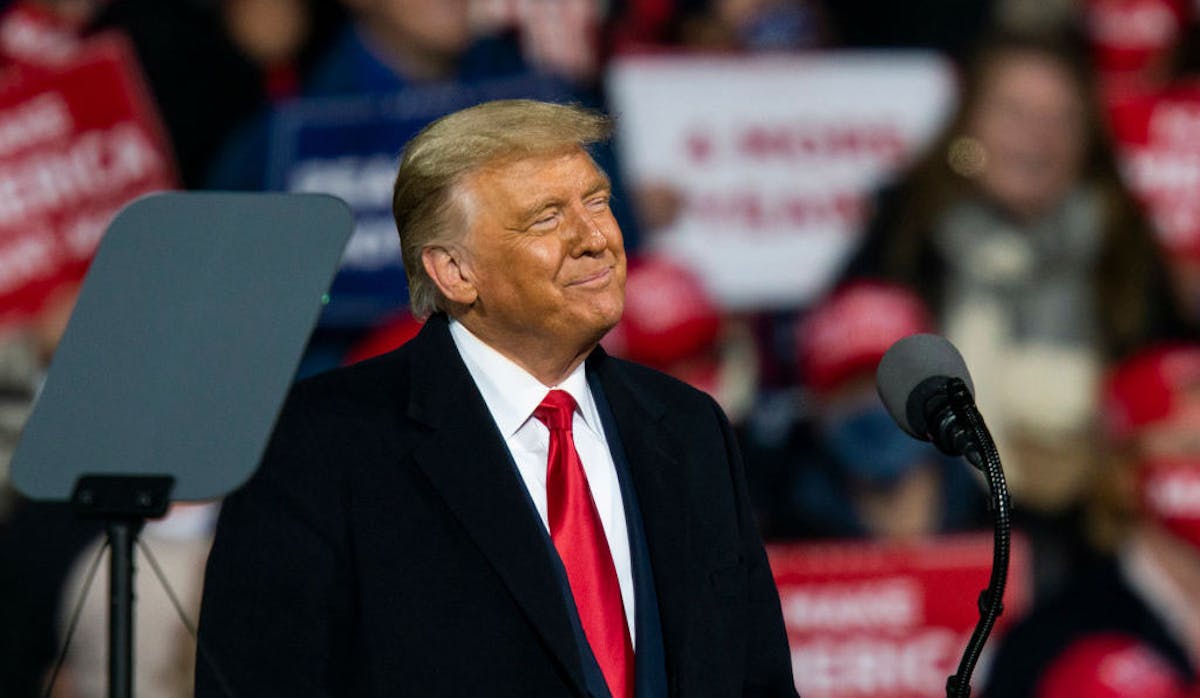 Reporters Take Photo, Gloat About Getting Trump To ‘Answer’ Questions. Get Mocked