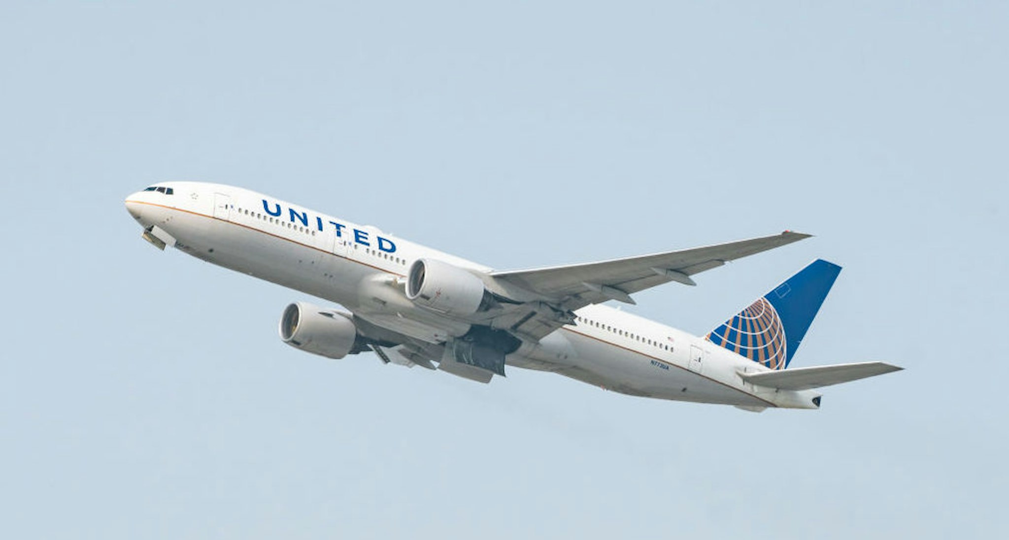 LOS ANGELES, CA - SEPTEMBER 15: United Airlines Boeing 777-222 takes off at Los Angeles international Airport on September 15, 2020 in Los Angeles, California.