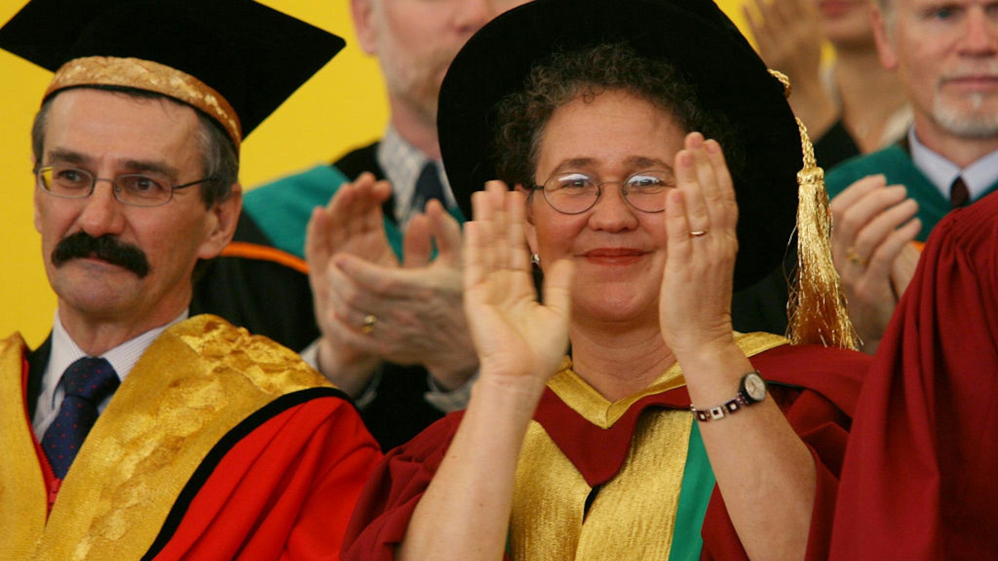 President Paul Morris(left) and Dr. Linda Darling-Hammond attend conferre distinguished educators at the 12th Graduation Ceremony of The Hong Kong Institute of Education.28 November 2006