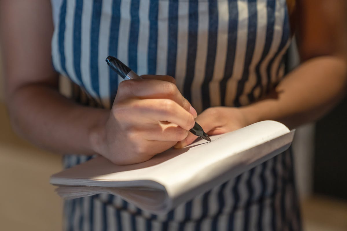 Waitress With Two Young Sons Gets $2,000 Tip. Restaurant Says It Can’t Process It. UPDATE: Restaurant Owner Reportedly Writes Her A Check For Tip And Customer’s Bill.