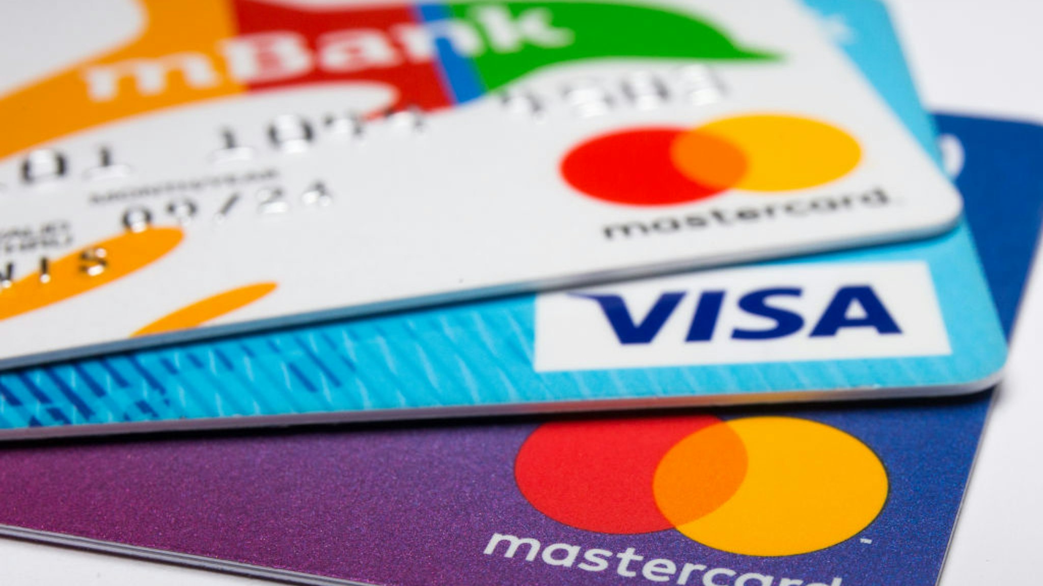 OLAND - 2020/01/03: In this photo illustration a Visa credit card and Mastercard debit cards are seen displayed. (Photo Illustration by Karol Serewis/SOPA Images/LightRocket via Getty Images)