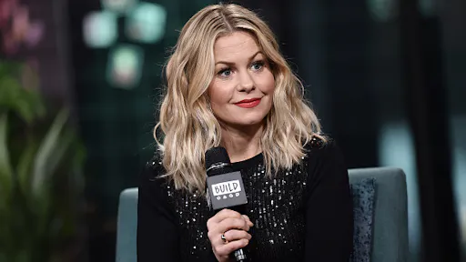 Celebrities Visit Build – November 22, 2019 NEW YORK, NEW YORK - NOVEMBER 22: (EXCLUSIVE COVERAGE) Candice Cameron Bure visits Build Studio on November 22, 2019 in New York City.