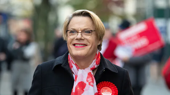 ‘Gender Fluid’ Comedian Eddie Izzard Defends J.K. Rowling: ‘I Don’t Think’ She’s Transphobic