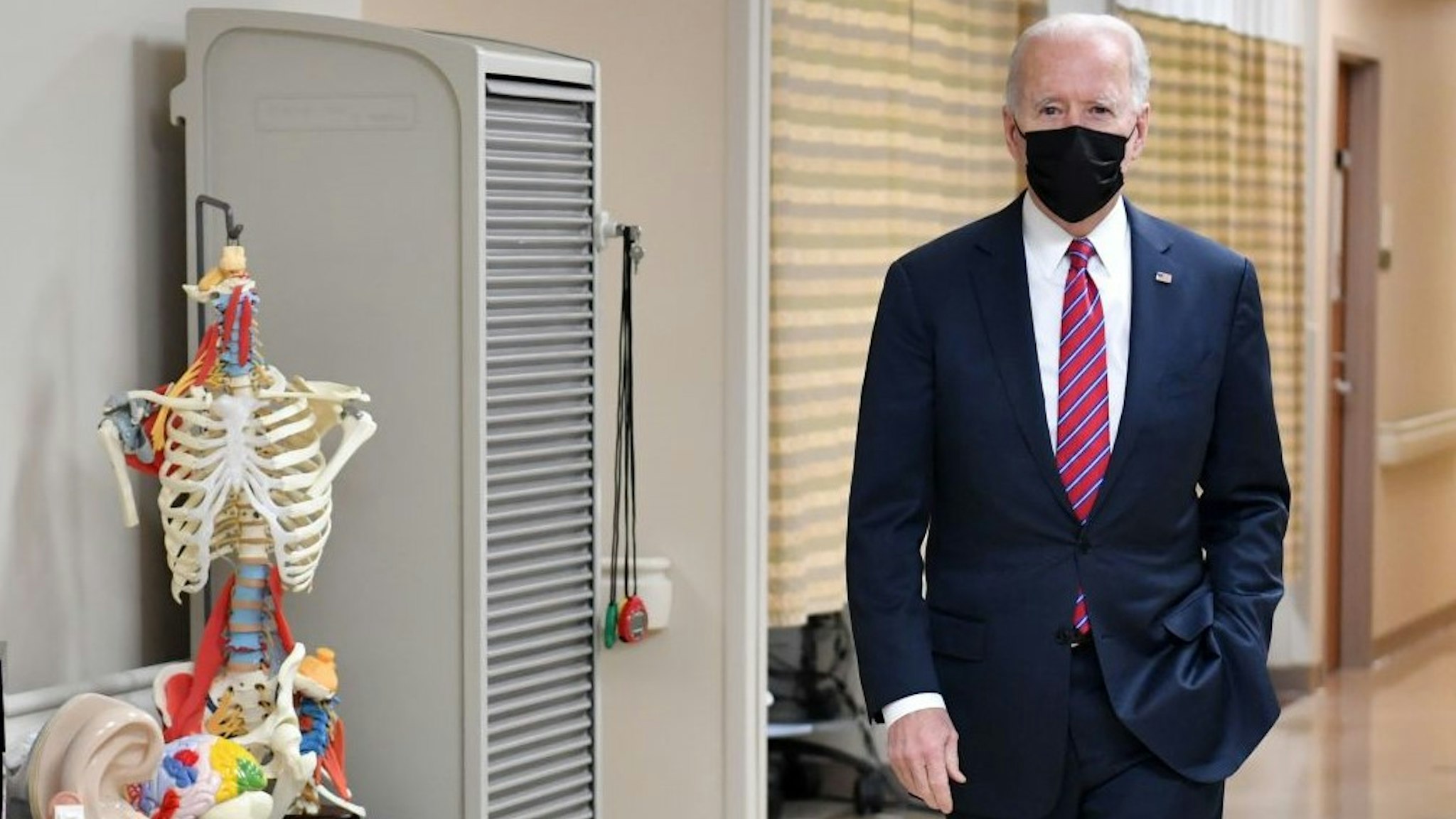 US President Joe Biden visits Walter Reed National Military Medical Center in Bethesda, Maryland, on January 29, 2021. (Photo by Nicholas Kamm / AFP) (Photo by