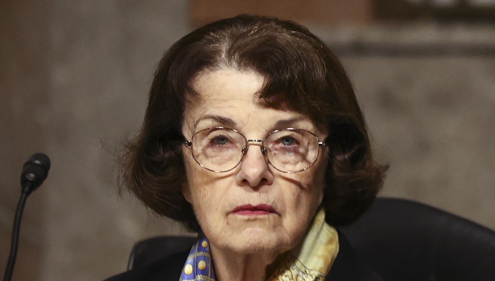 Colleagues Say Sen Feinstein May Be Mentally Unfit To Serve