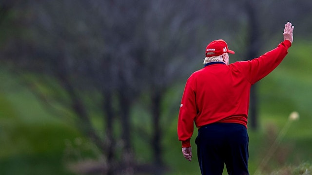STERLING, VIRGINIA - NOVEMBER 27: US President Donald Trump walks to Marine One after golfing at Trump National Golf Club on November 27, 2020 in Sterling, Virginia. President Trump heads to Camp David for the weekend after playing golf. (Photo by