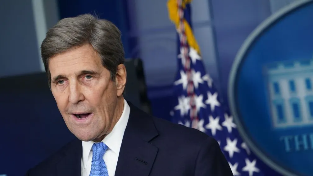 Cruz Shreds ‘Centimillionaire’ Kerry For Telling Oil Industry Workers To Get New Jobs Making Solar Panels