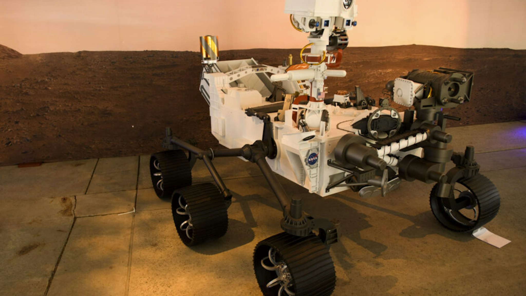 A full scale model of the Mars 2020 Perseverance rover is displayed at NASA's Jet Propulsion Laboratory (JPL) on February 16, 2021 in Pasadena, California. - The Mars exploration rover will search for signs of ancient microbial life and collect rock samples for future return to Earth to study the red planet's geology and climate, paving the way for human exploration. Perseverance also carries the experimental Ingenuity Mars Helicopter - which will attempt the first powered, controlled flight on another planet.