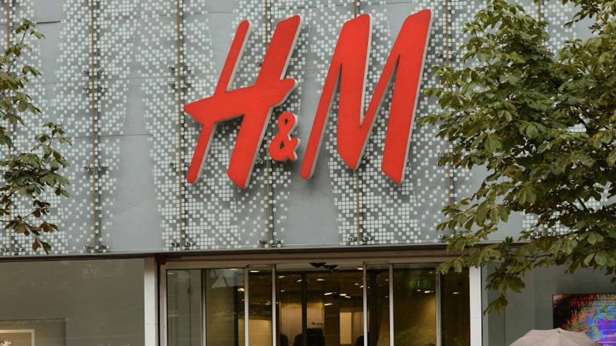 A logo of Hennes and Mauritz AB (H&amp;M), a Swedish multinational clothing-retail company, known for its fast-fashion clothing for men, women, teenagers and children. On October 1st, 2020, in Sofia, Bulgaria. (Photo by Artur Widak/NurPhoto)