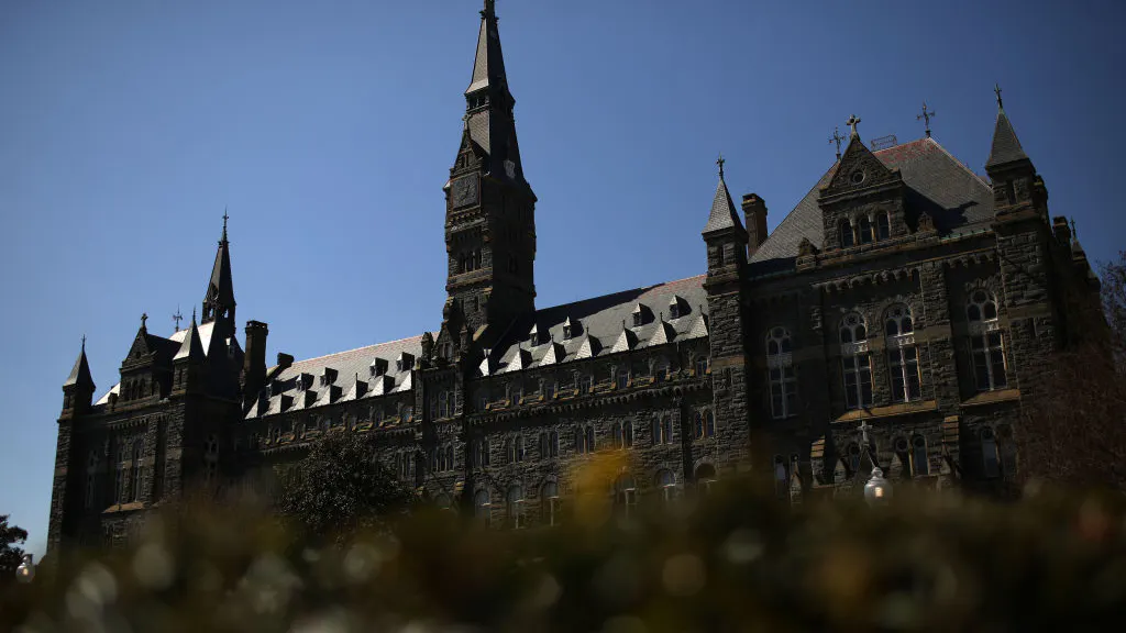Georgetown Law School Requests Students Include Their Gender Pronouns In Social Media, Zoom Bios