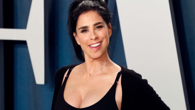 Sarah Silverman attends the Vanity Fair Oscar Party at Wallis Annenberg Center for the Performing Arts on February 09, 2020 in Beverly Hills, California.