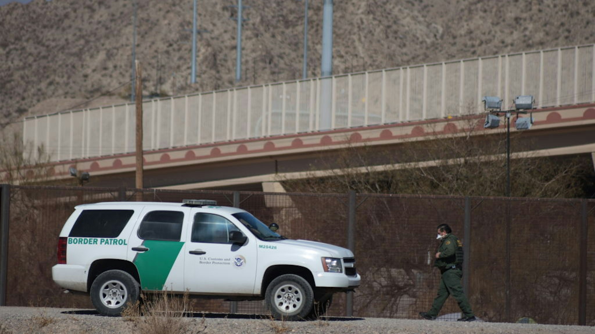 Three migrants tried to trick the border patrol to cross the border and reach the United States, but were detained by the agents in Juarez Chihuahua, Mexico, on 22 January 2021. (Photo by David Peinado/NurPhoto via Getty Images)