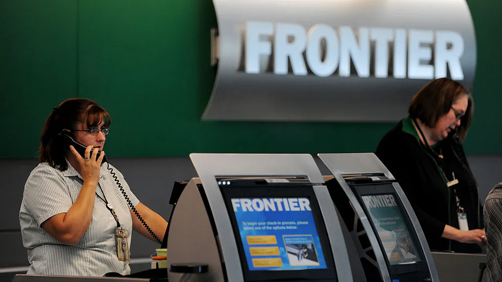 Hasidic Jewish Family Booted From Frontier Airlines Flight Allegedly Over Maskless Baby
