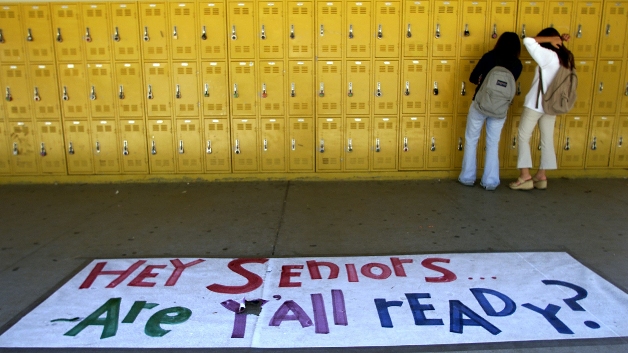 Students returning to classes at Sunny Hills High in Fullerton found their lockers painted with a fresh coat of bright yellow paint courtesy of the PTA. (Photo by Mark Boster/Los Angeles Times via Getty Images)