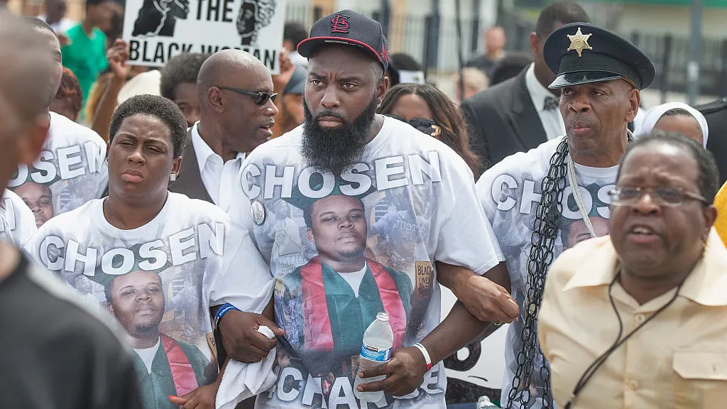 Father Of Mike Brown Jr. Meets With BLM Leaders After Demanding $20M For Ferguson Activists
