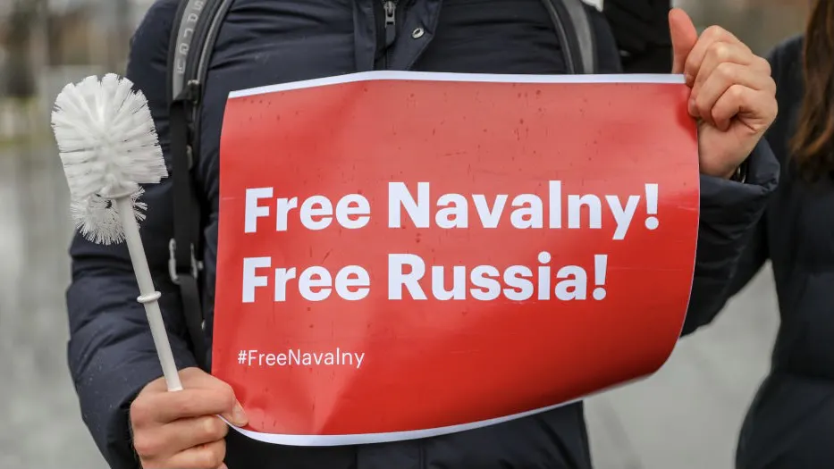 Alexei Navalny Moved To Medical Unit In Prison, Lawyer Says He Is ‘Seriously Ill’