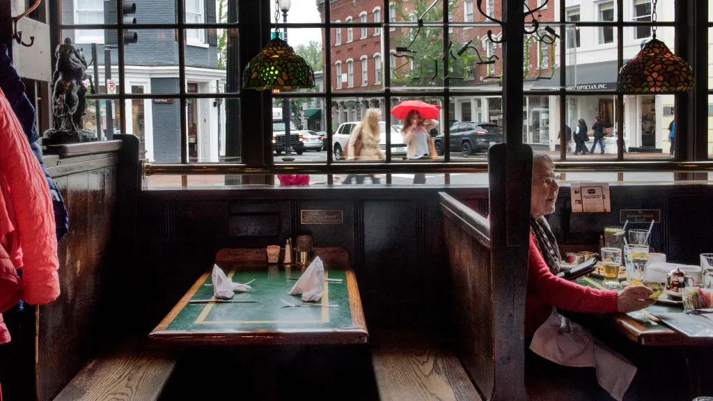 Black Woman Asked To Follow Restaurant’s Time-Limit Policy, Claims Racism