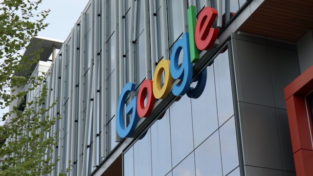 SEATTLE, UNITED STATES - 2021/04/27: The Google logo seen at the entrance to Google Cloud campus in Seattle. Google, a division of Alphabet, announced its quarterly earnings 27th Apr 2021.