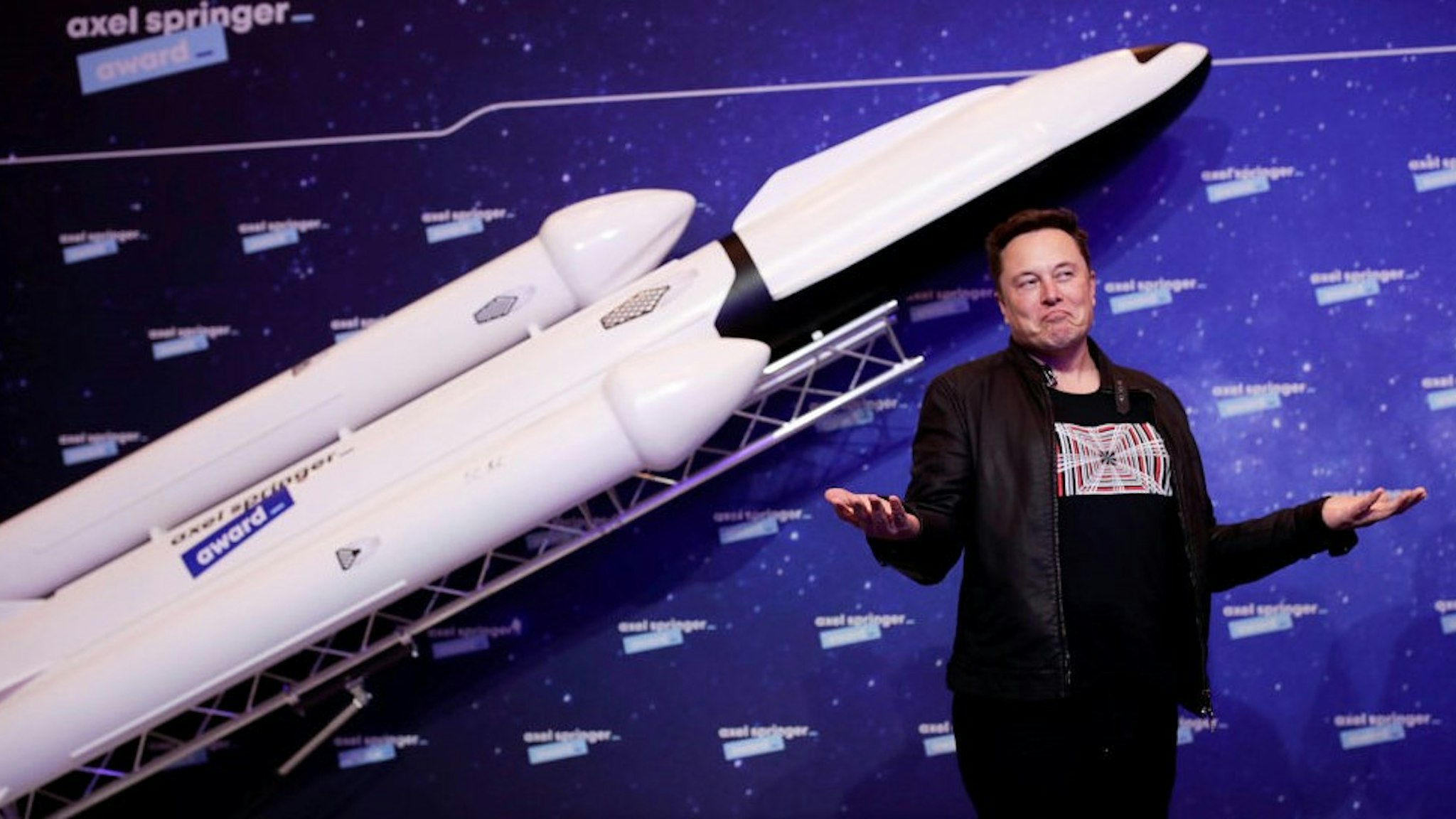 BERLIN, GERMANY DECEMBER 01: SpaceX owner and Tesla CEO Elon Musk arrives on the red carpet for the Axel Springer Award 2020 on December 01, 2020 in Berlin, Germany. (Photo by