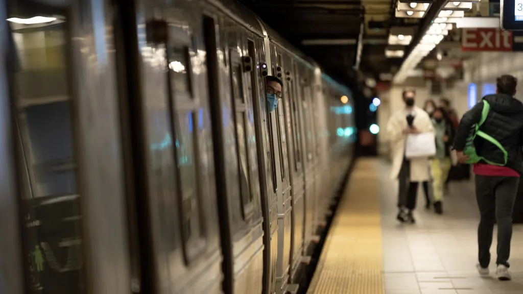Viral Video Shows NYC Subway Passenger Grabbing Woman’s Hair As She Begs Unresponsive Onlookers For Help