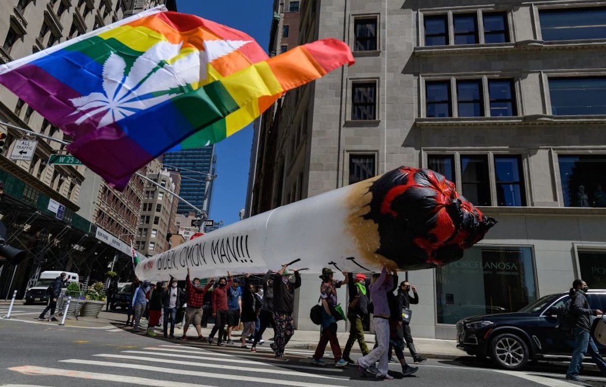 ‘It’s Pathetic’: NYC Veterans Furious At De Blasio For Blocking Memorial Day Parade After Permitting Cannabis Parade