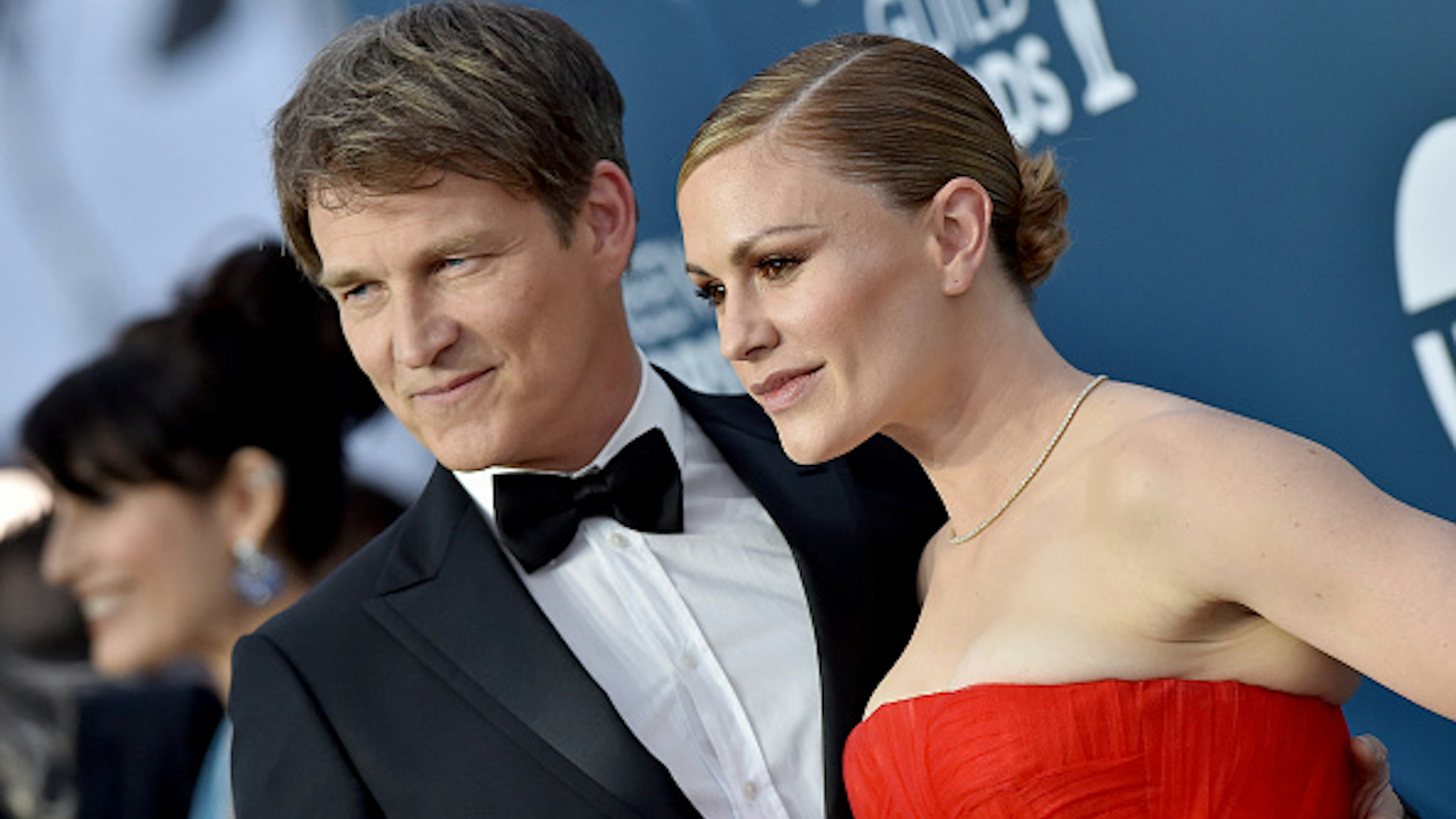 LOS ANGELES, CALIFORNIA - JANUARY 19: Stephen Moyer and Anna Paquin attend the 26th Annual Screen Actors Guild Awards at The Shrine Auditorium on January 19, 2020 in Los Angeles, California.