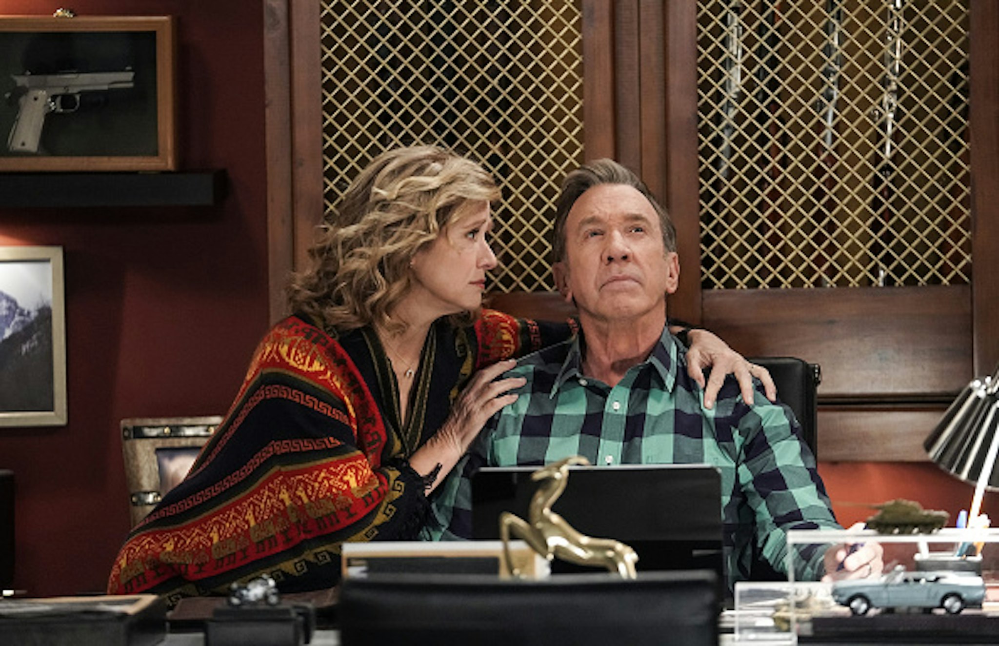 LAST MAN STANDING: L-R: Nancy Travis and Tim Allen in the "Grill in the Mist" episode of LAST MAN STANDING airing Thursday, Feb. 25 (9:30-10:00 PM ET/PT) on FOX.