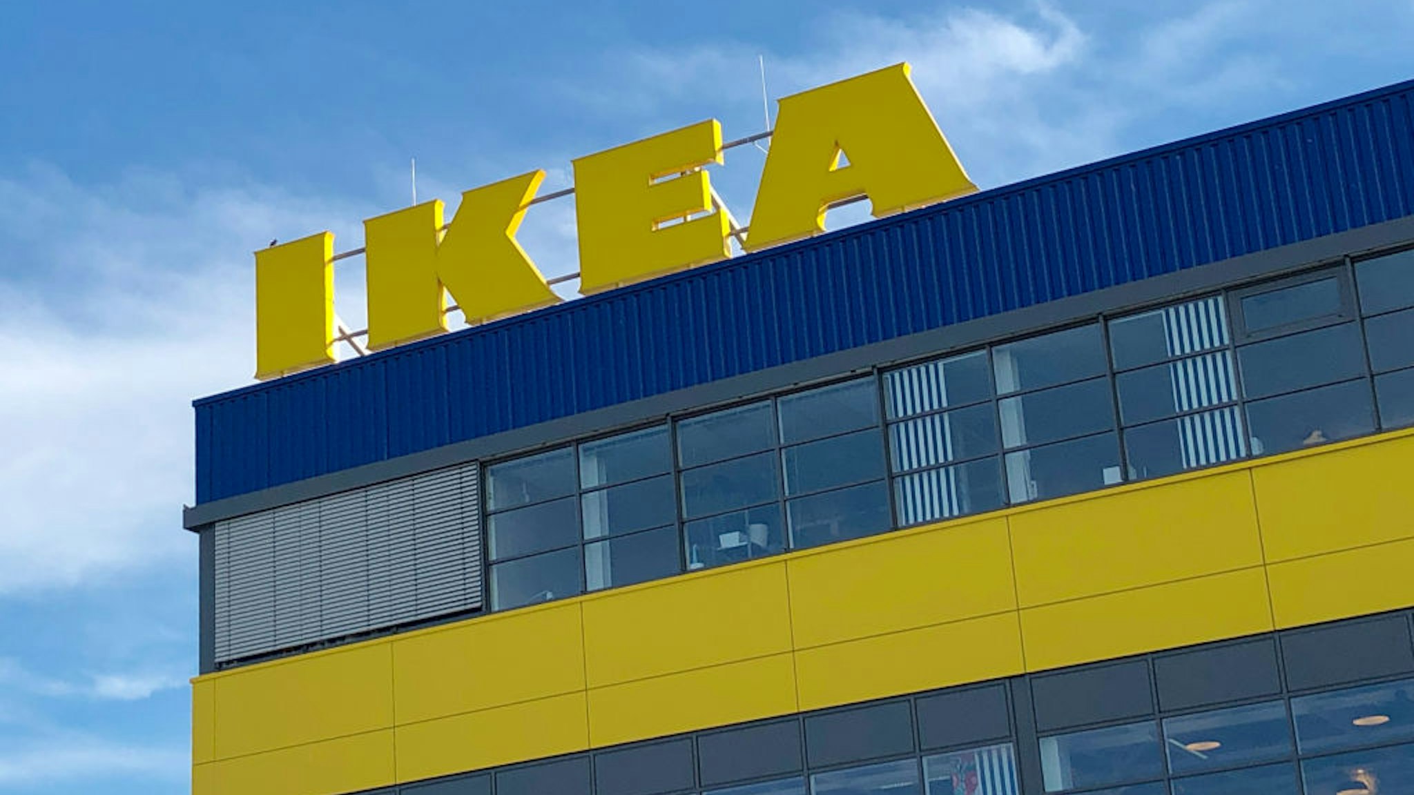 10 May 2021, Brandenburg, Waltersdorf: The logo of the furnishing company IKEA in the district of Schönefeld in the district of Dahme-Spreewald. Photo: Patrick Pleul/dpa-Zentralbild/ZB (Photo by Patrick Pleul/picture alliance via Getty Images)