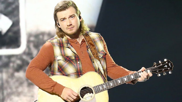NASHVILLE, TENNESSEE: (FOR EDITORIAL USE ONLY) Morgan Wallen performs onstage at Nashville’s Music City Center for “The 54th Annual CMA Awards” broadcast on Wednesday, November 11, 2020 in Nashville, Tennessee. (Photo by Terry Wyatt/Getty Images for CMA)