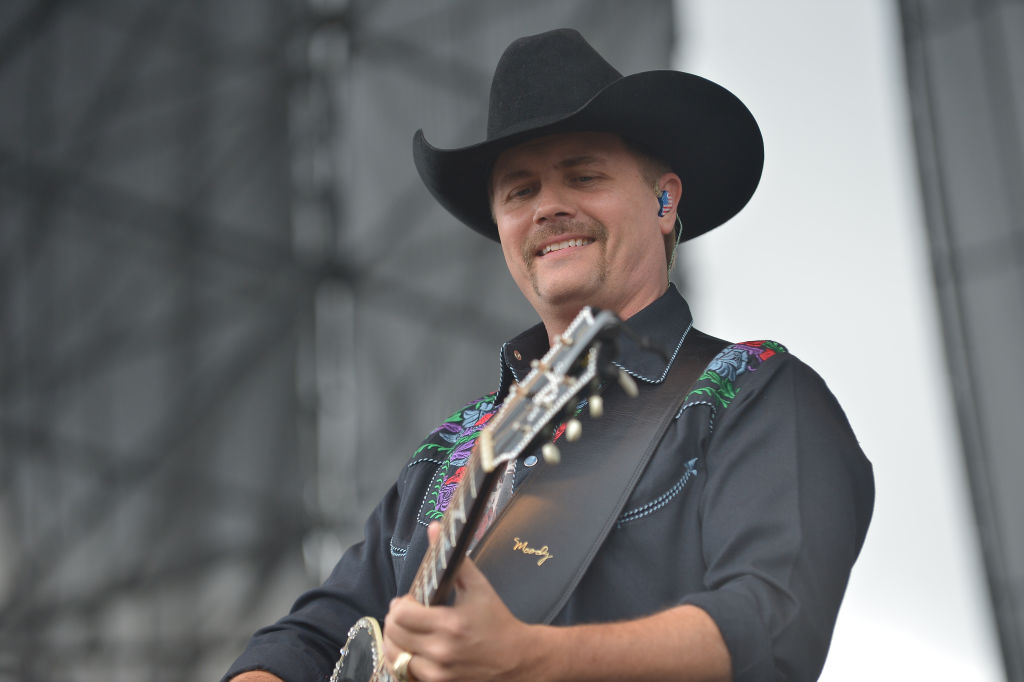 John Rich criticizes modern country music, discusses AI’s potential impact on the industry.