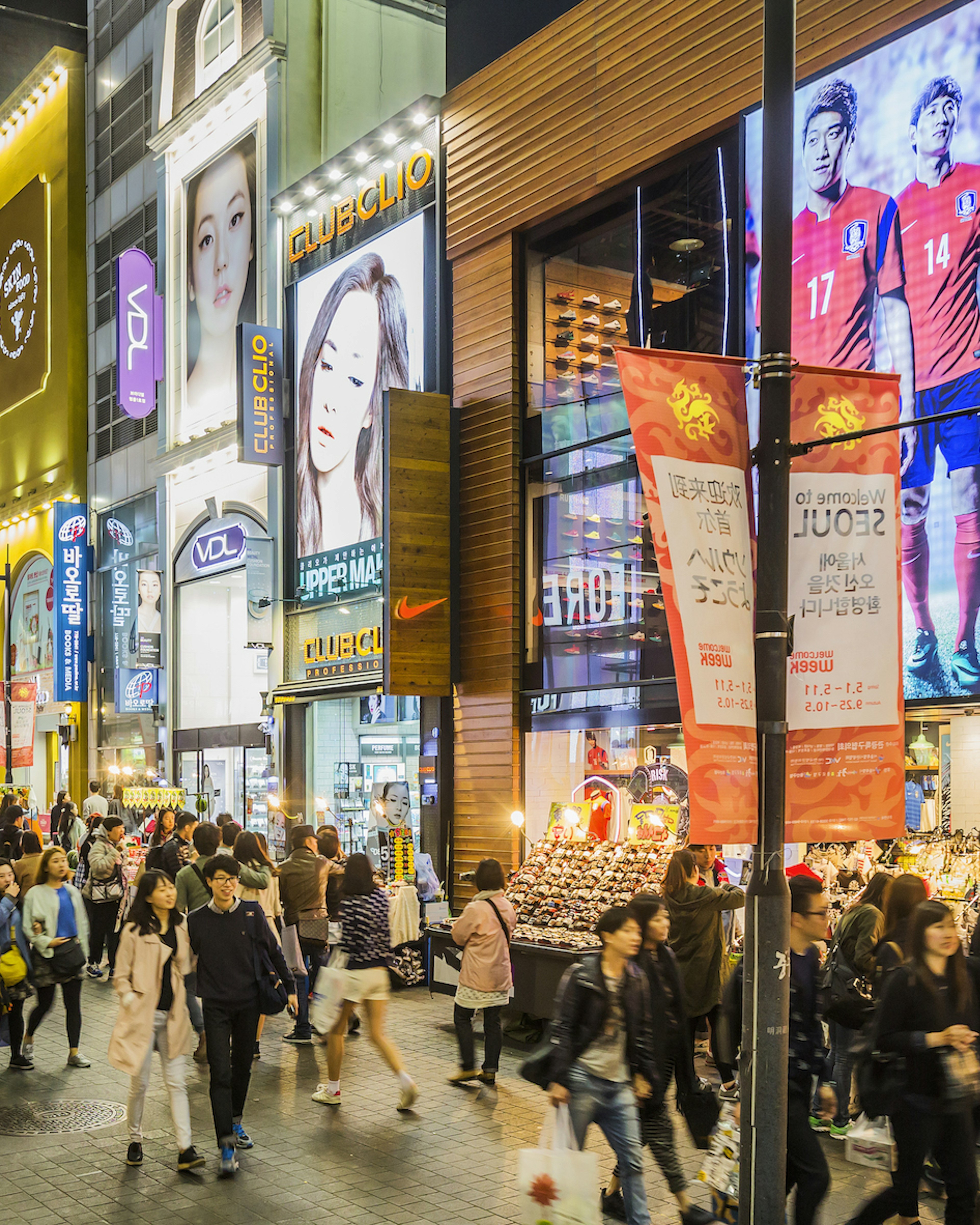 The famous shopping streets of Myeong-dong