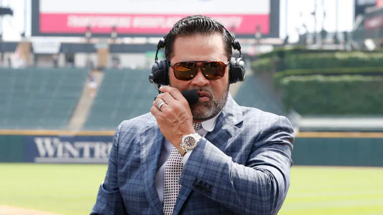 Former MLB Player From Venezuela Tears Up Talking About Day He Became Citizen