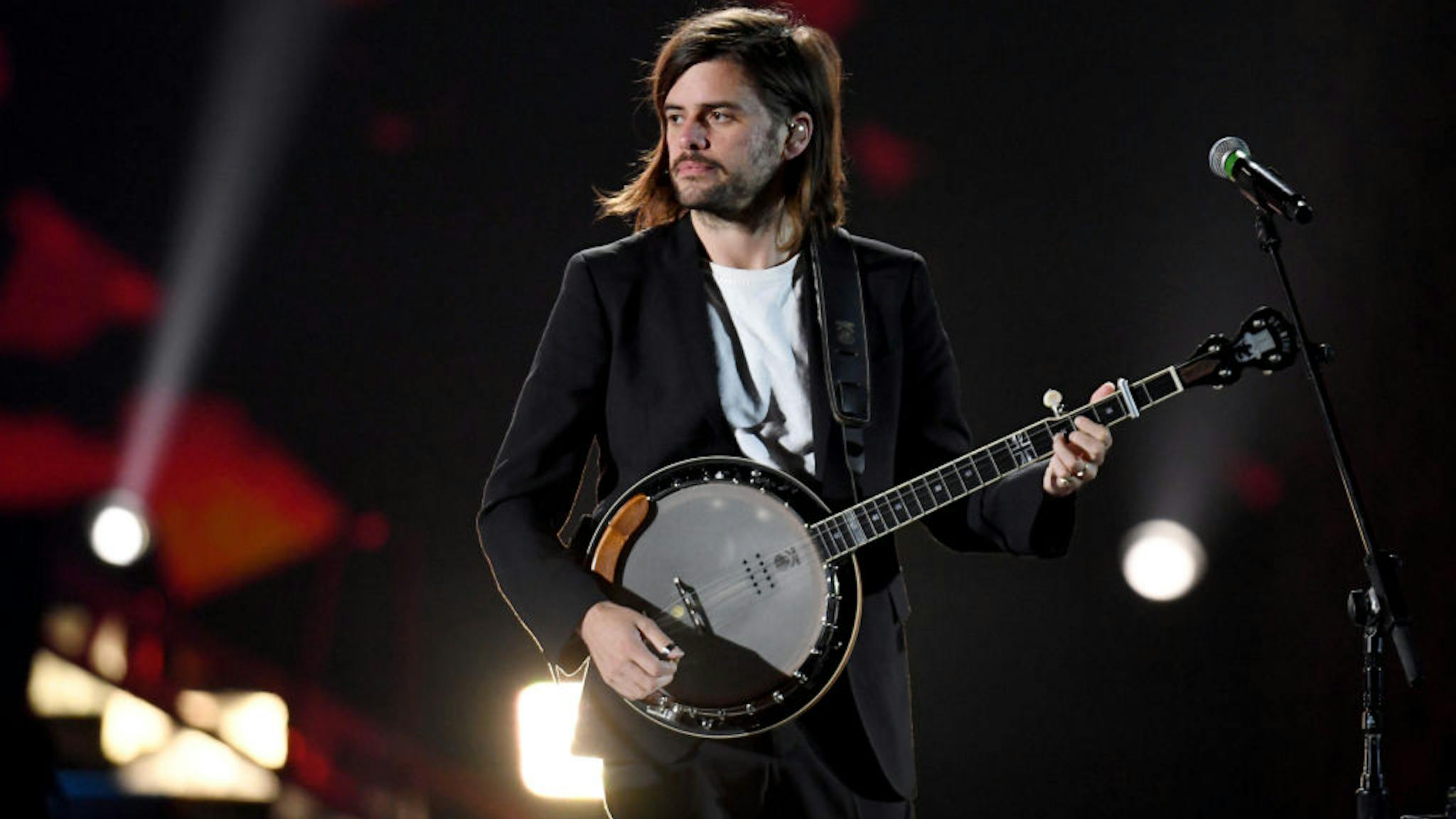 2019 iHeartRadio Music Festival And Daytime Stage LAS VEGAS, NEVADA - SEPTEMBER 21: Winston Marshall of Mumford & Sons performs onstage during the 2019 iHeartRadio Music Festival at T-Mobile Arena on September 21, 2019 in Las Vegas, Nevada. (Photo by Ethan Miller/Getty Images)