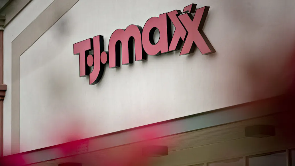 WATCH: Two Men Rob TJ Maxx, Calmly Walk Out With Armfuls Of Clothes