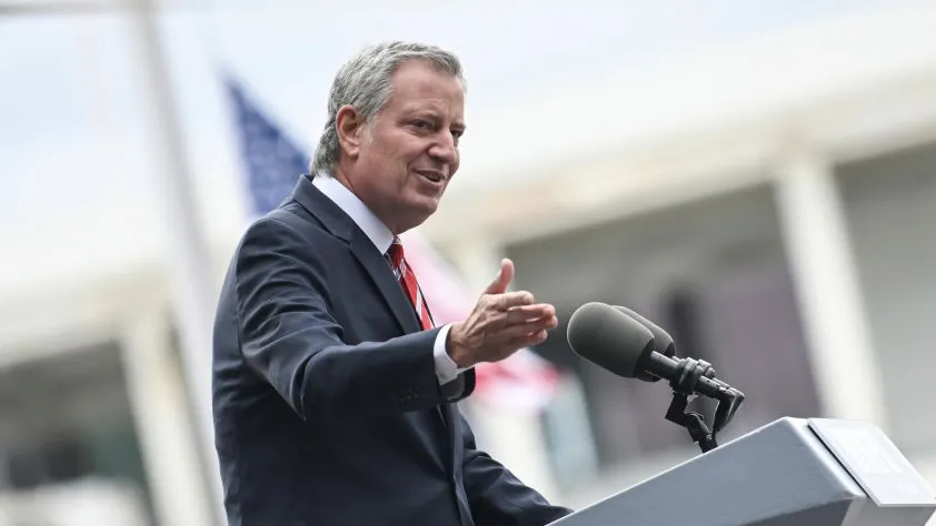 NYC Businesses Sue De Blasio Over Vaccine Mandate