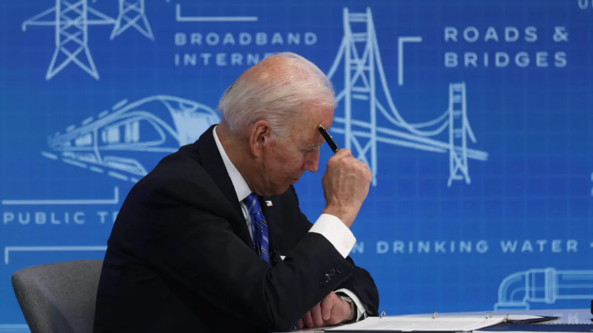 Report: White House May Advise Americans To Get COVID Vaccine Booster Shot