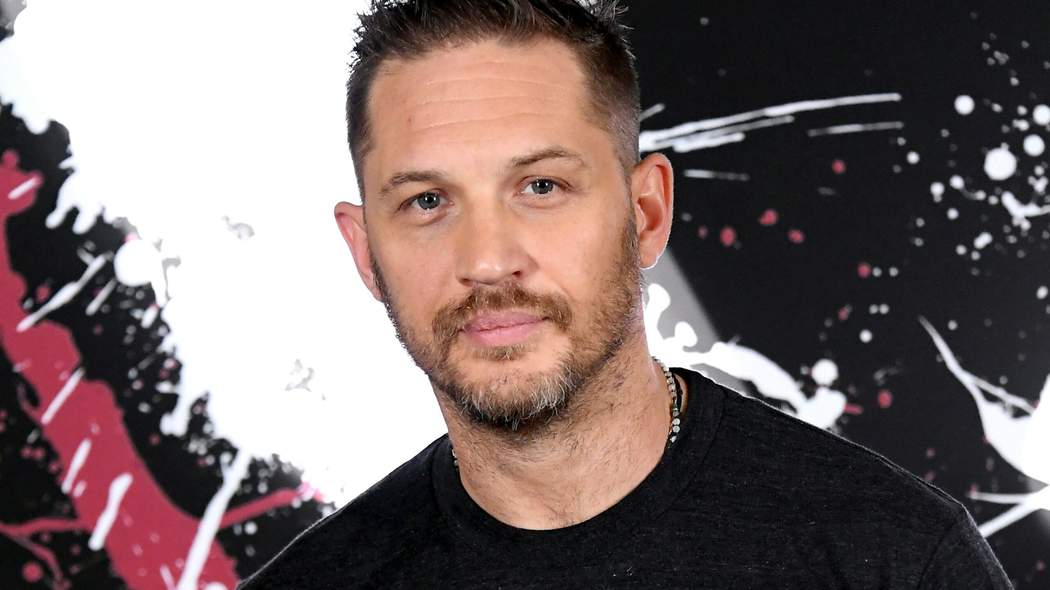 LOS ANGELES, CALIFORNIA - SEPTEMBER 27: Tom Hardy attends the photo call for Columbia Pictures' "Venom" at the Four Seasons Hotel Los Angeles at Beverly Hills on September 27, 2018 in Los Angeles, California. (Photo by Steve Granitz/WireImage)