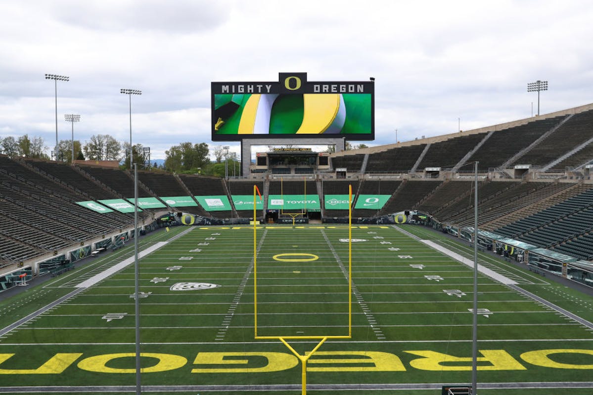 Oregon and Oregon State Announce Vaccine Or Negative Test Requirement To Attend Football Games
