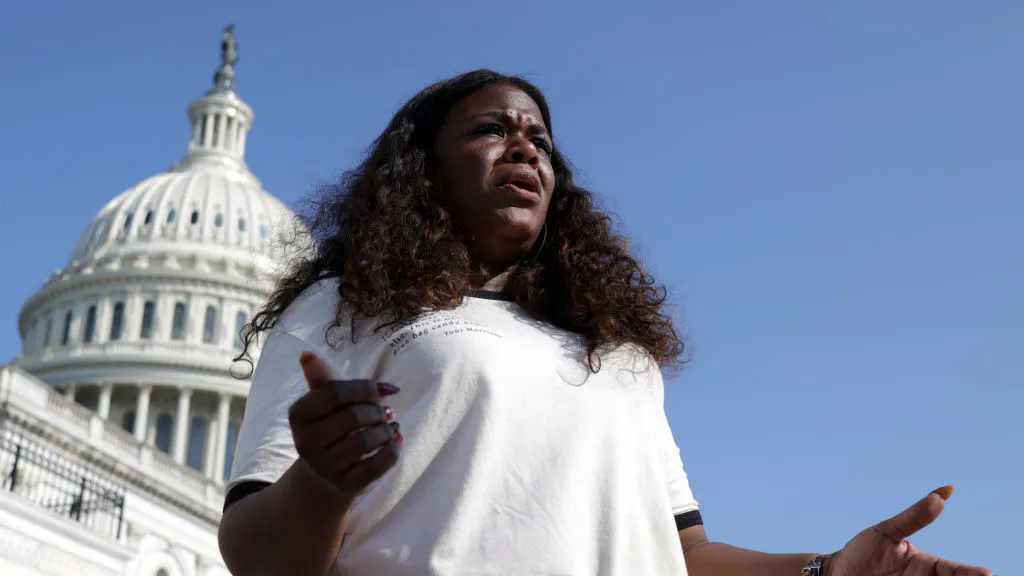 ‘Single Mom’ Promoted By CNN, Cori Bush As Potential Eviction Victim Admits She’s Not Mom Of Three