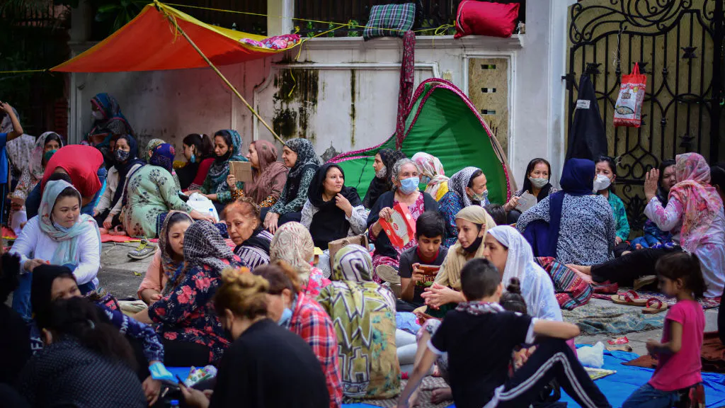 Iran Deporting Between 20,000 To 30,000 Afghan Refugees Each Week