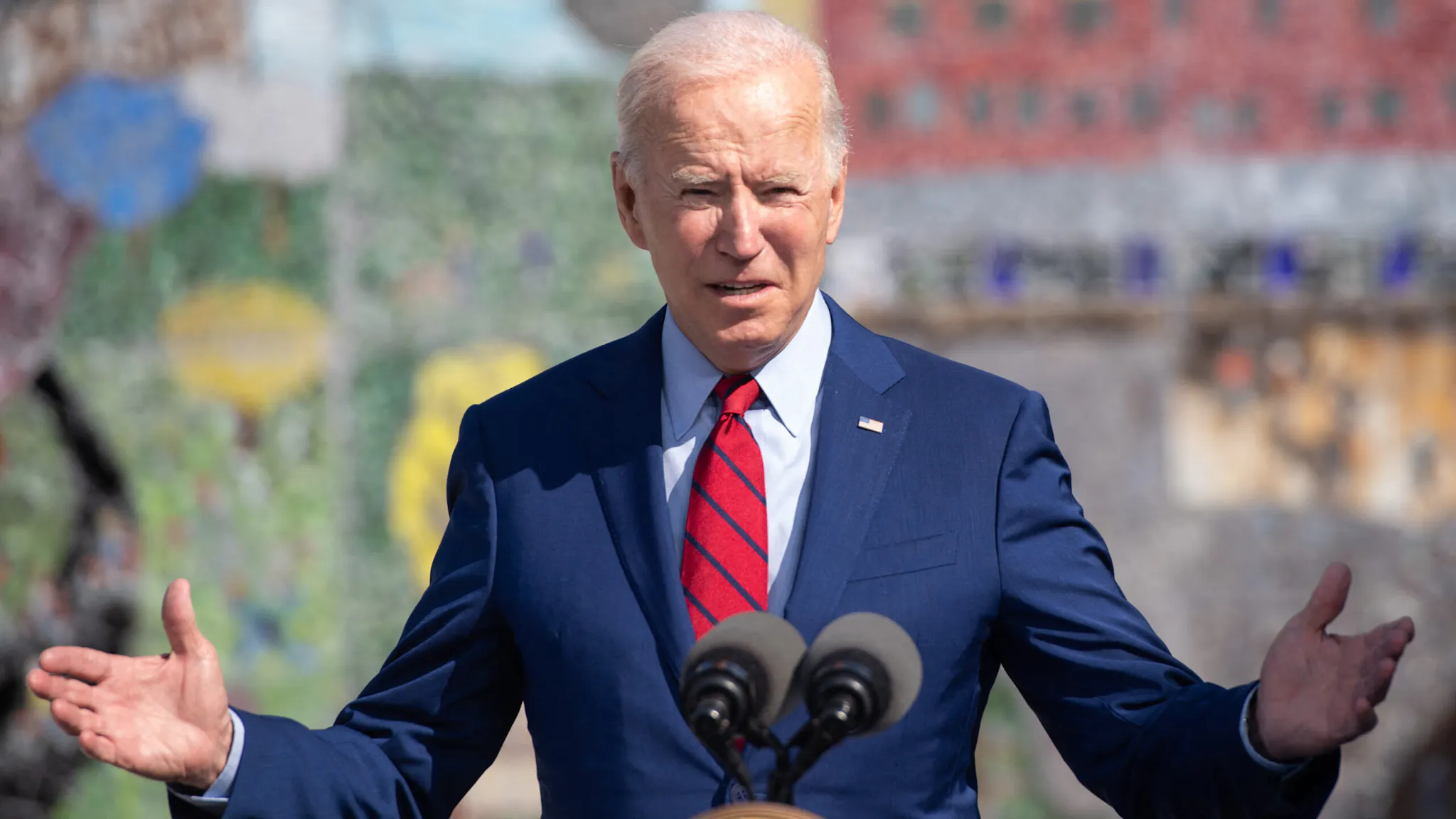 US-politics-education-BIDEN US President Joe Biden speaks about coronavirus protections in schools during a visit to Brookland Middle School in Washington, DC, September 10, 2021.