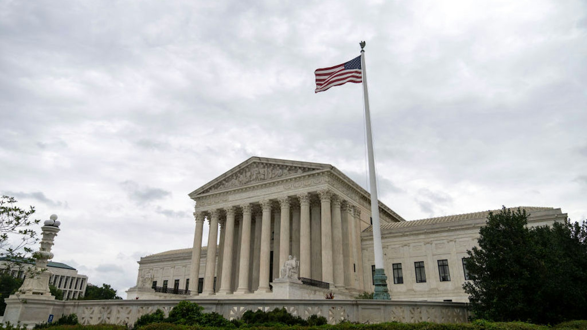 WASHINGTON, DC - SEPTEMBER 01: A view of the U.S. Supreme Court on September 1, 2021 in Washington, DC. A new Texas law that prohibits most abortions after six weeks of pregnancy went into effect on Wednesday. The U.S. Supreme Court did not act on a request to block the law. (Photo by Drew Angerer/Getty Images)