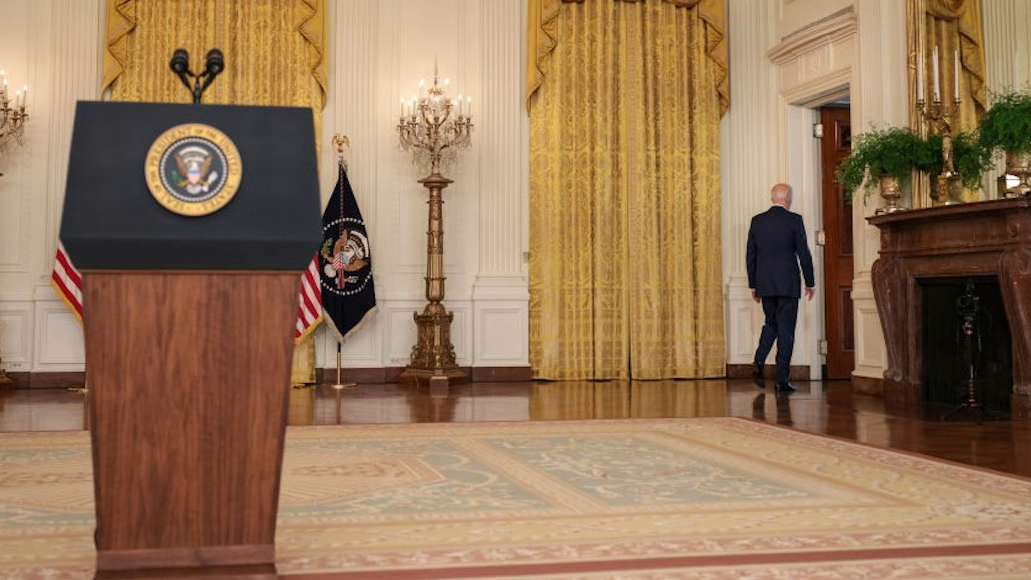 WASHINGTON, DC - SEPTEMBER 16: U.S President Joe Biden departs after speaking during an event in the East Room of the White House September 16, 2021 in Washington, DC. Biden spoke about the U.S. economy during the event. (Photo by