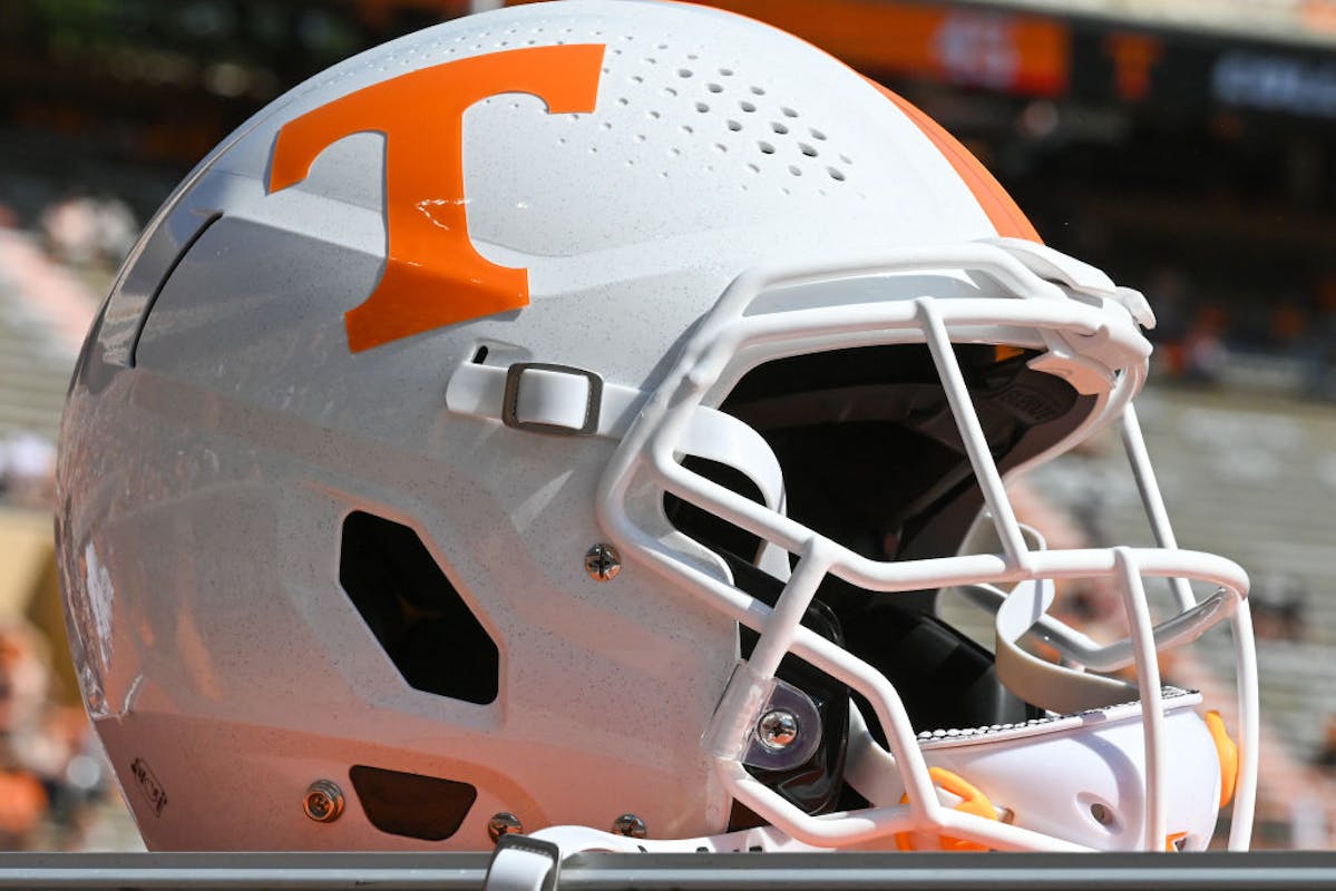 SEC Fines Tennessee 250k After Fans Litter Field With Debris During