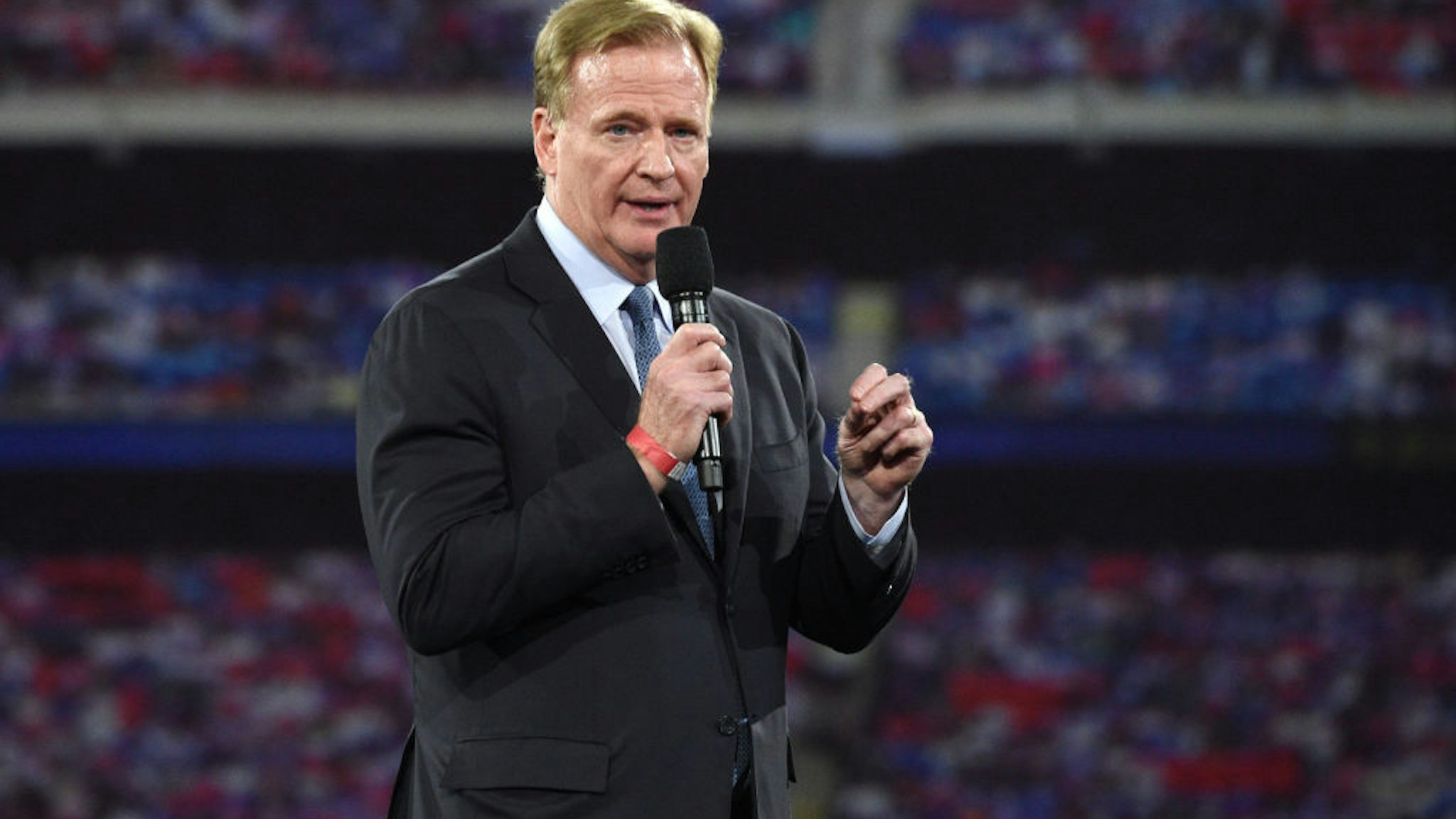 NEW YORK, NEW YORK - OCTOBER 20: Roger Goodell speaks onstage during the Robin Hood Benefit at Jacob Javits Center on October 20, 2021 in New York City. (Photo by Kevin Mazur/Getty Images for Robin Hood Foundation)