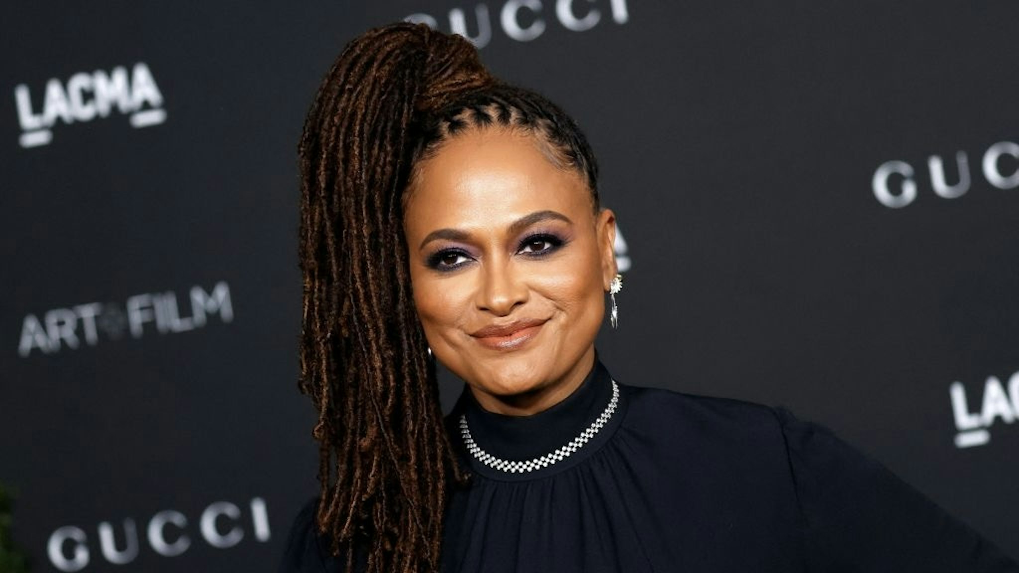 US-ENTERTAINMENT-LACMA US filmmaker Ava DuVernay arrives for the 10th annual LACMA Art+Film gala at the Los Angeles County Museum of Art (LACMA) in Los Angeles, California on November 6, 2021. (Photo by Michael Tran / AFP) (Photo by MICHAEL TRAN/AFP via Getty Images) MICHAEL TRAN / Contributor